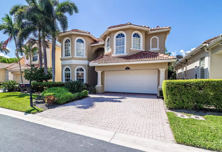 702 Voyager LN, North Palm Beach, FL 33410