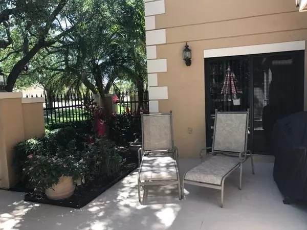 Palm Beach Gardens, FL 33418,377 Prestwick Lane 1