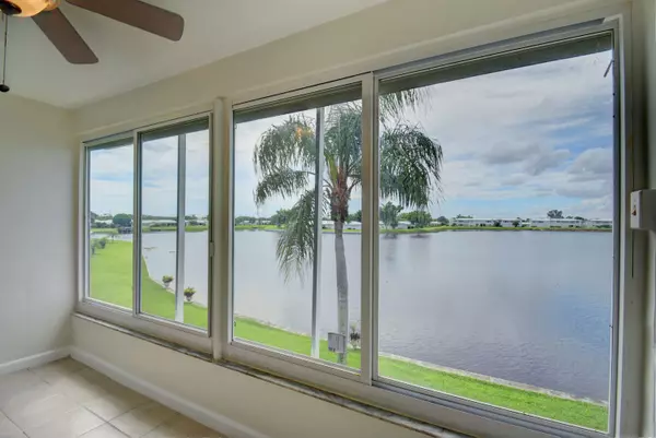 1114 Lake TER 209a, Boynton Beach, FL 33426