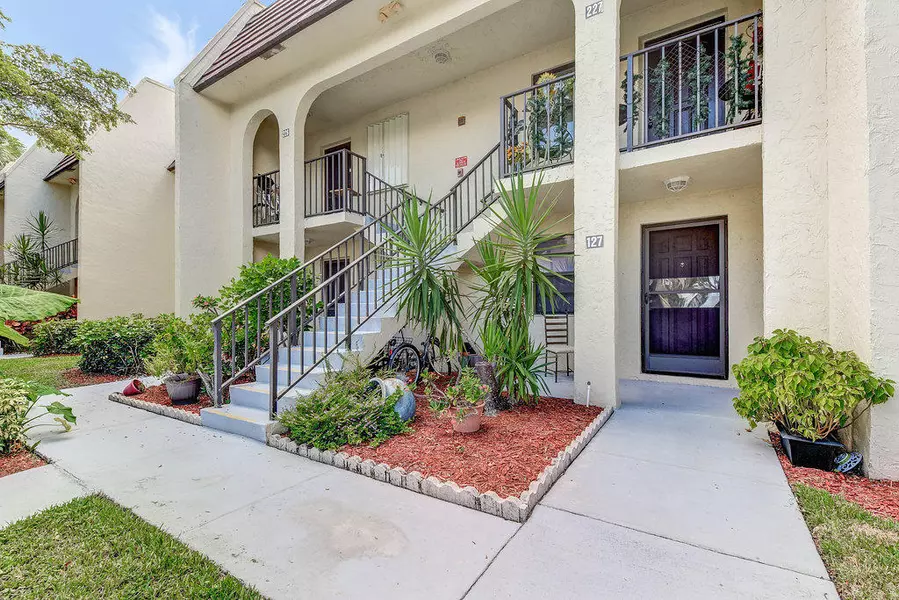 145 Lake Nancy Lane 127, West Palm Beach, FL 33411