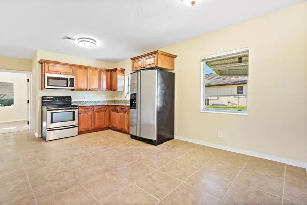 Lantana, FL 33462,1309 W Palm ST