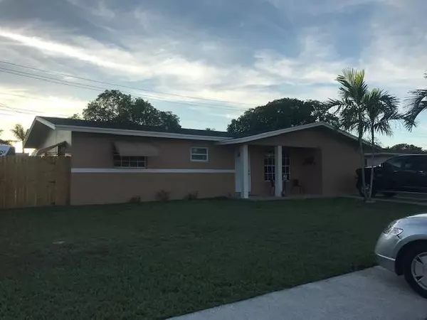 2595 Havenwood RD, West Palm Beach, FL 33415