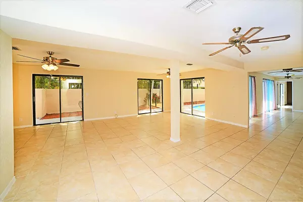 Boca Raton, FL 33487,17748 Briar Patch TRL