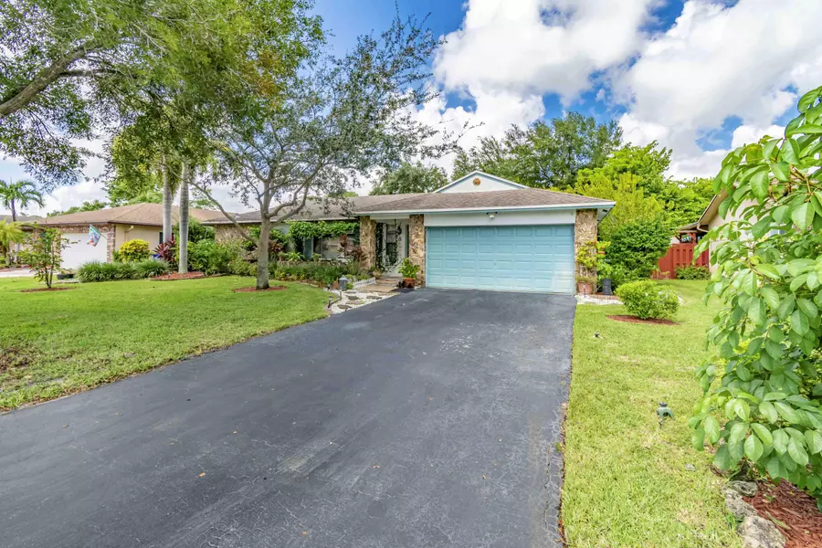 10955 NW 21 ST, Coral Springs, FL 33071