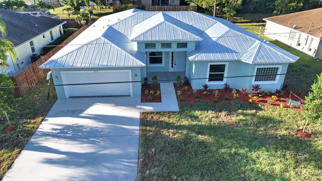 1622 SW Boykin AVE, Port Saint Lucie, FL 34953