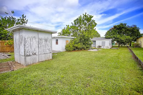 Greenacres, FL 33463,257 Broward AVE