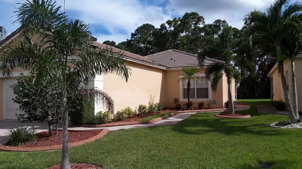 Port Saint Lucie, FL 34986,564 SW Indian Key DR