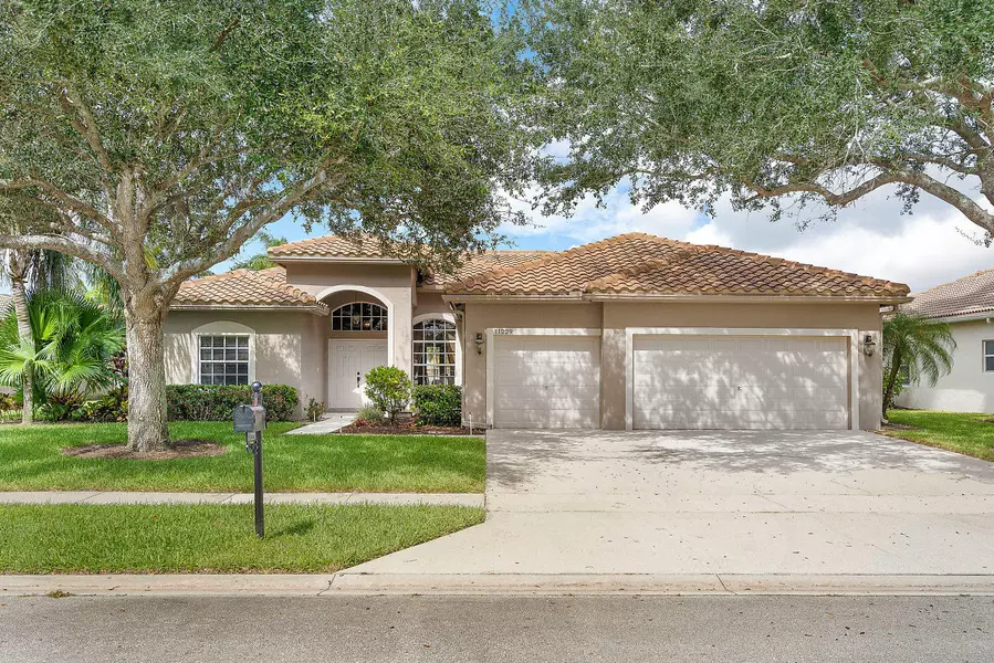 11229 Edgewater CIR, Wellington, FL 33414