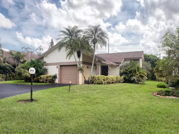 Boca Raton, FL 33433,8959 Old Pine Way