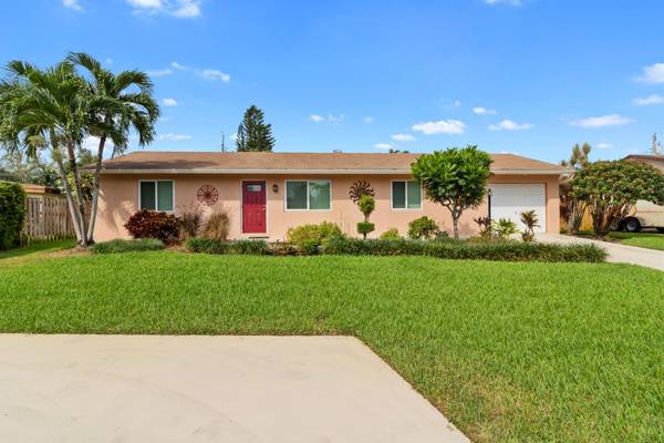 6733 Westview DR, Lake Worth, FL 33462