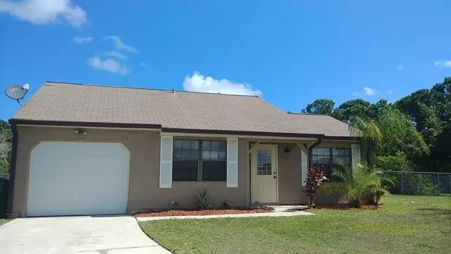 2491 SE Meadwood CT, Port Saint Lucie, FL 34952