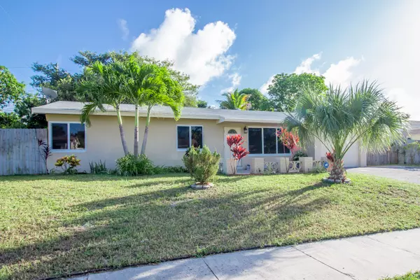 2126 SW 13th ST, Delray Beach, FL 33445