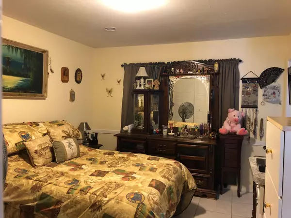 Port Saint Lucie, FL 34952,1171 SE Maxwell LN