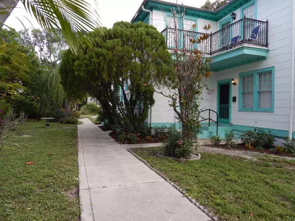 Lake Worth, FL 33460,902 S L ST