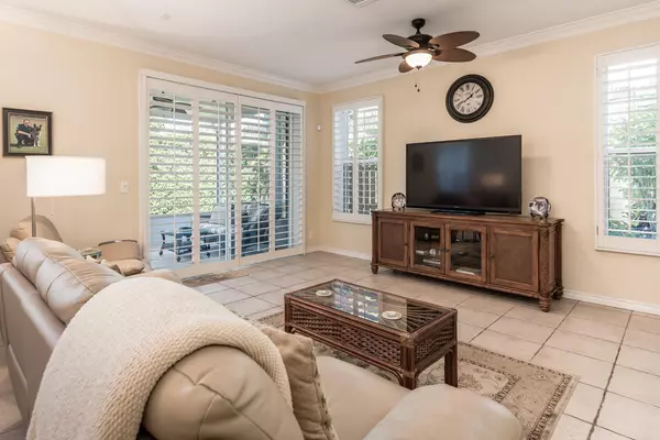 Delray Beach, FL 33483,895 Dogwood DR