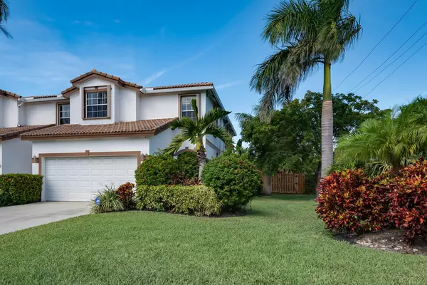 895 Dogwood DR, Delray Beach, FL 33483