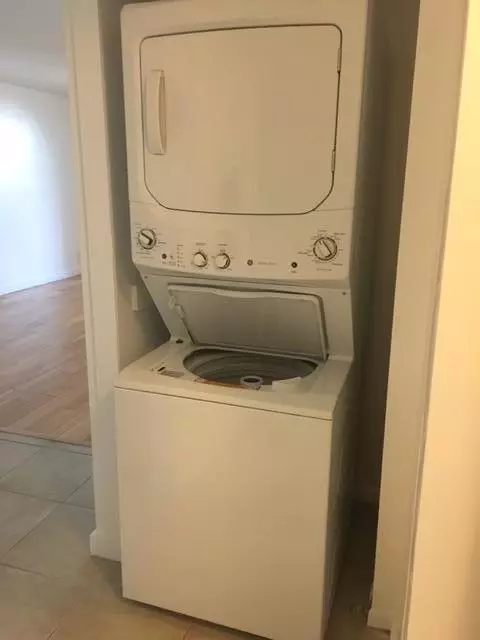 Deerfield Beach, FL 33441,733 SE 1st WAY 301