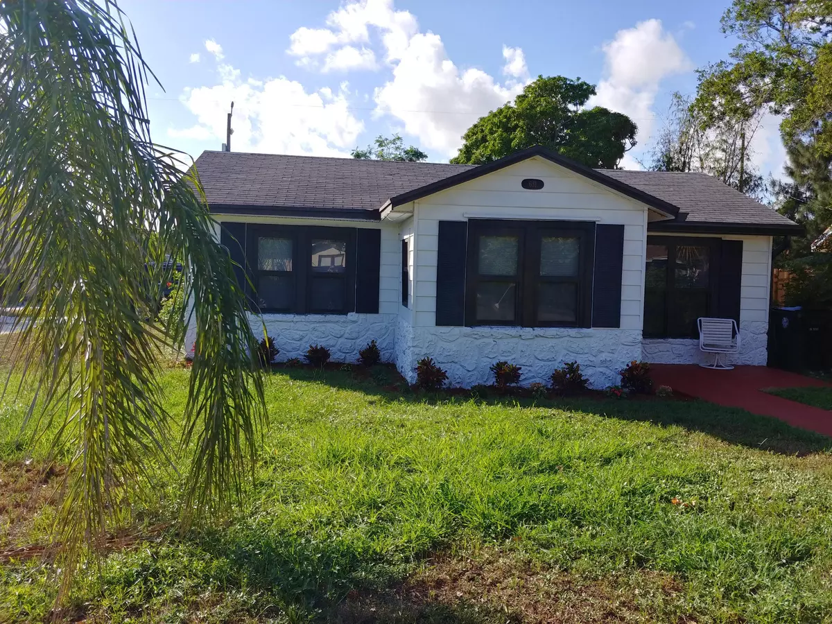 Lake Worth, FL 33460,631 S B ST