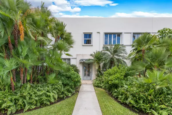 Palm Beach, FL 33480,381 S Lake DR 10