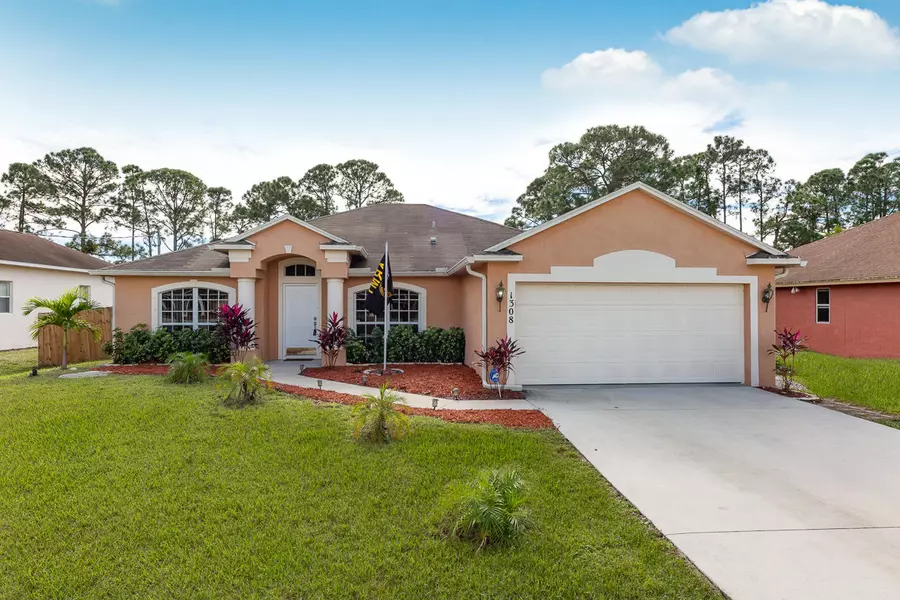 1308 SW Hunnicut AVE, Port Saint Lucie, FL 34953