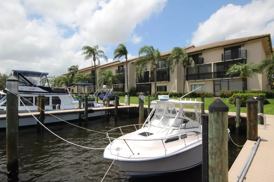 240 Captains Walk 514, Delray Beach, FL 33483