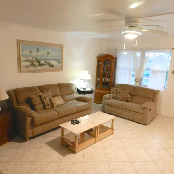 Boynton Beach, FL 33435,480 W Horizons 201