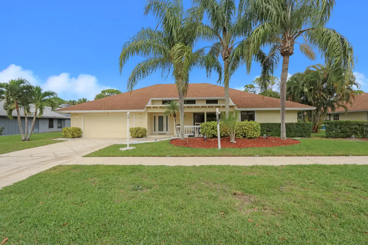 Tequesta, FL 33469,7 Shady LN