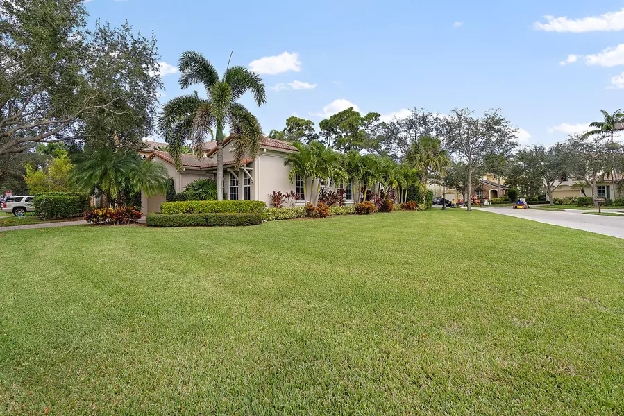 1038 Vintner BLVD, Palm Beach Gardens, FL 33410