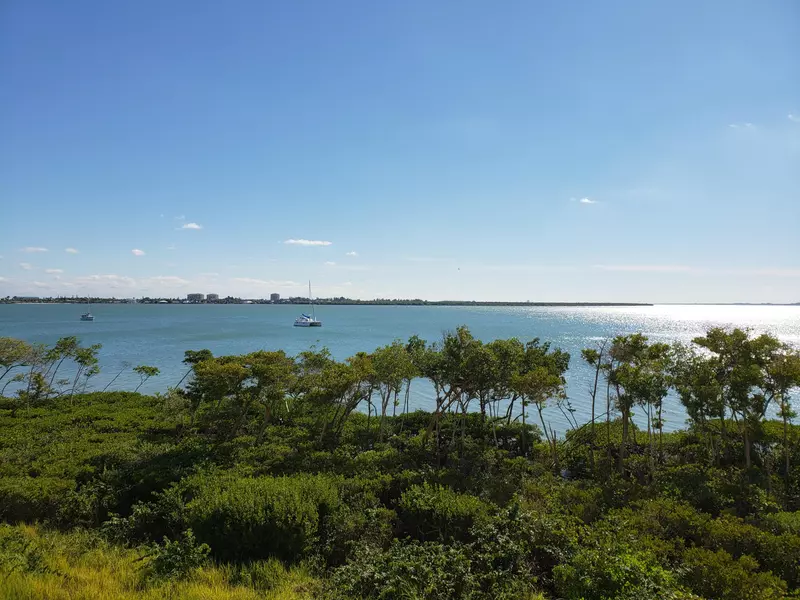 23 W Harbour Isle DR 302, Fort Pierce, FL 34949