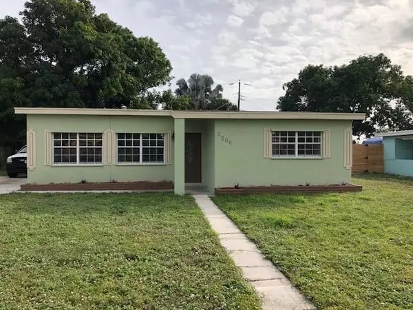 2206 NE 4 CT, Boynton Beach, FL 33435