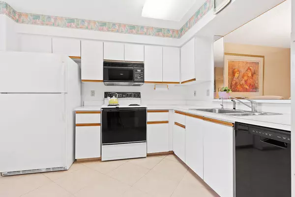 Delray Beach, FL 33484,6241 Pointe Regal CIR 308