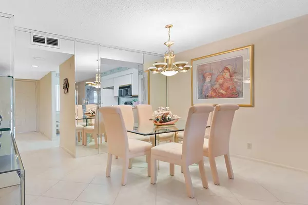 Delray Beach, FL 33484,6241 Pointe Regal CIR 308