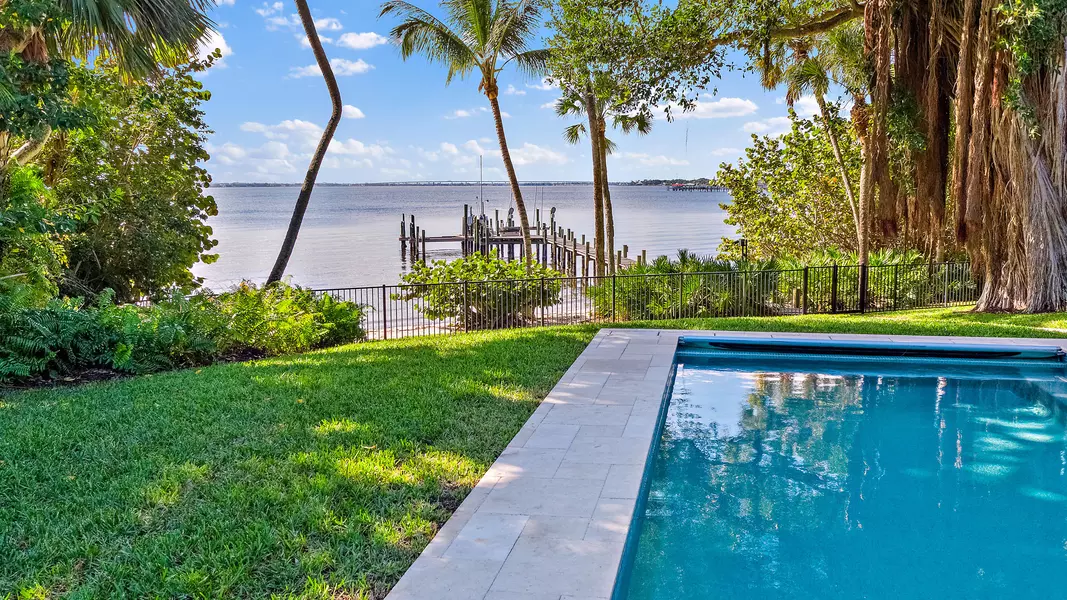 115 N Sewalls Point RD, Sewalls Point, FL 34996