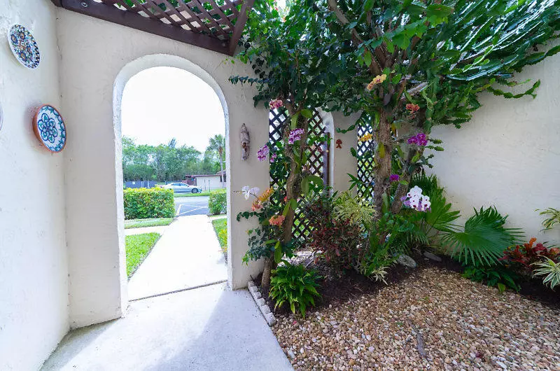 21728 Arriba Real 34-E, Boca Raton, FL 33433