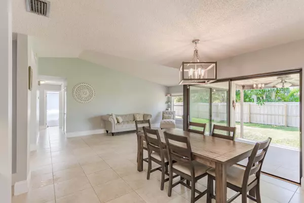 Boca Raton, FL 33487,17711 Foxwood WAY