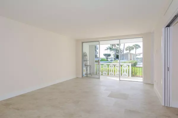 Palm Beach, FL 33480,2720 S Ocean BLVD 114