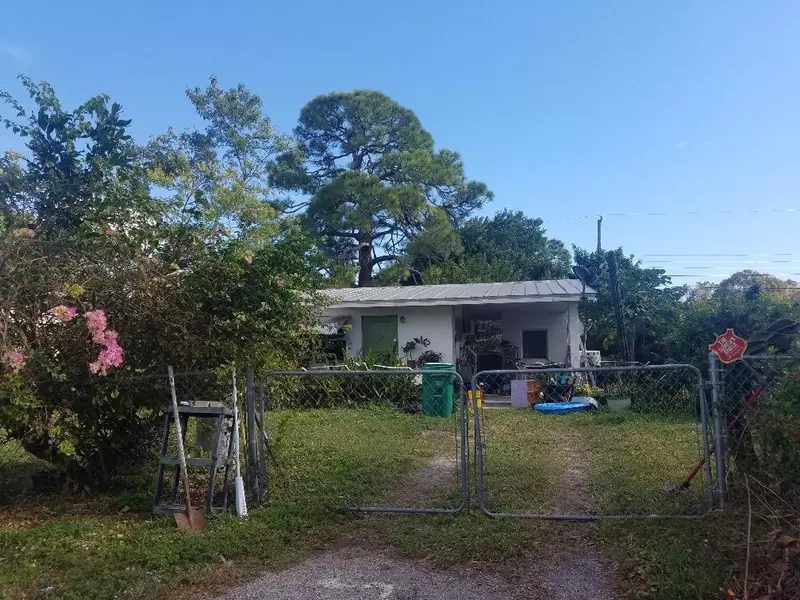 3222 W Lake DR, Fort Pierce, FL 34982