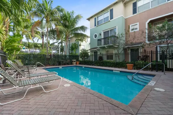 302 NW 1st ST ., Delray Beach, FL 33444