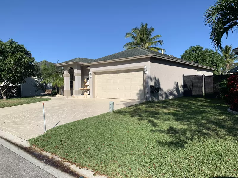 1017 Cape Cod TER, Greenacres, FL 33413