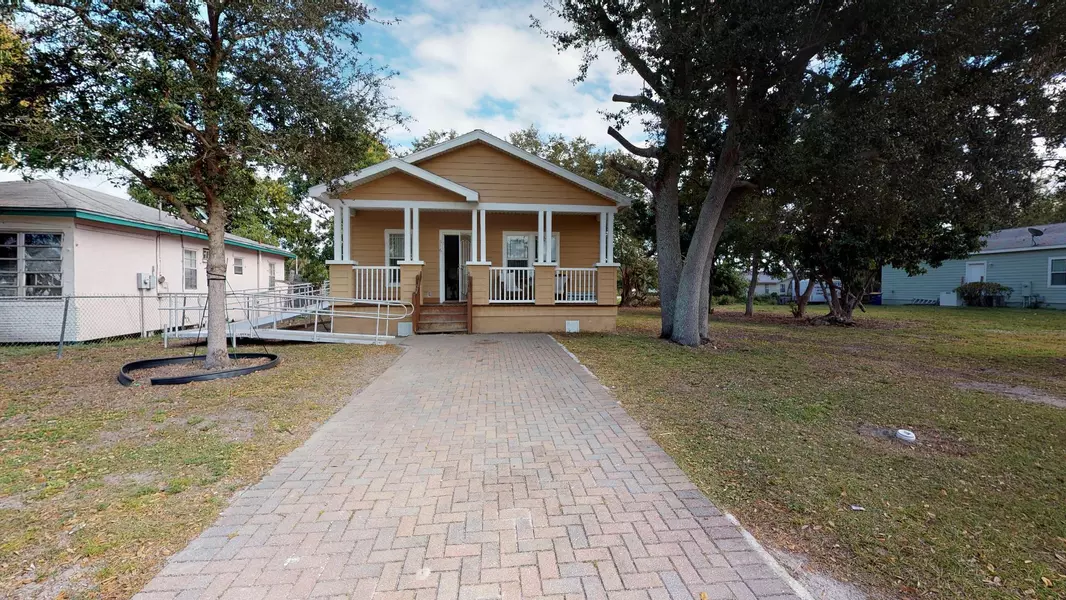 516 Douglas CT, Fort Pierce, FL 34950