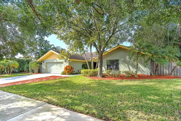 Boca Raton, FL 33487,17587 Weeping Willow TRL