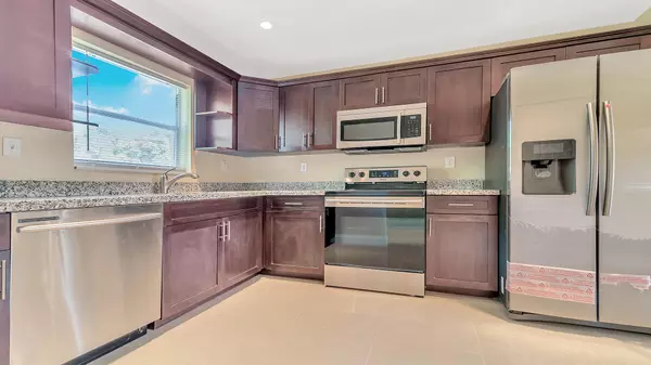 West Palm Beach, FL 33413,5817 Coconut RD