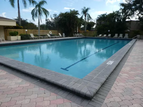 Delray Beach, FL 33445,2940 SW 22nd CIR 9d