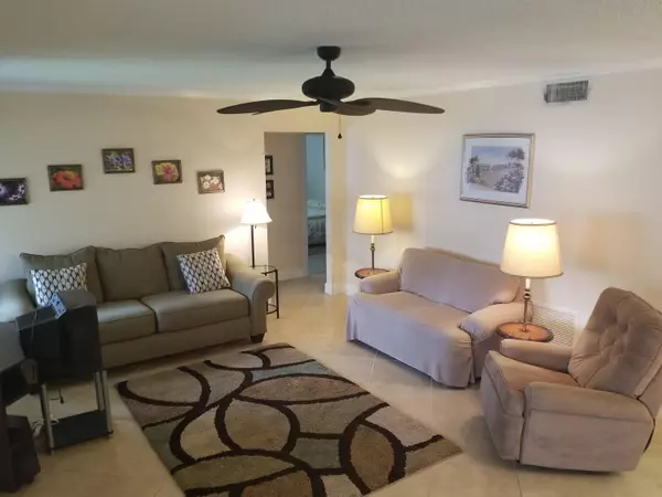 Greenacres, FL 33463,334 Pine Ridge CIR A-1