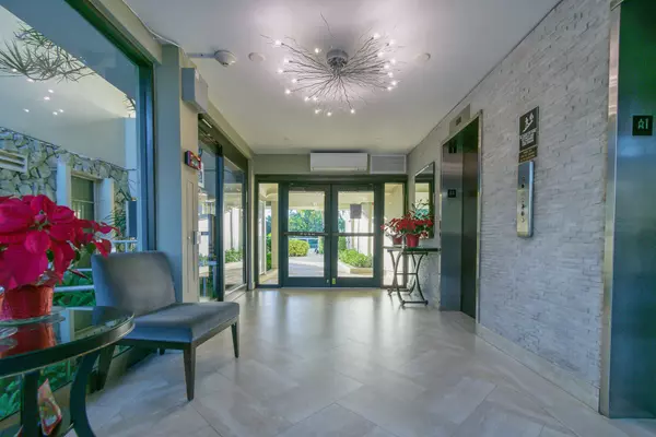 Bay Harbor Islands, FL 33154,9800 W W Bay Harbor DR 705