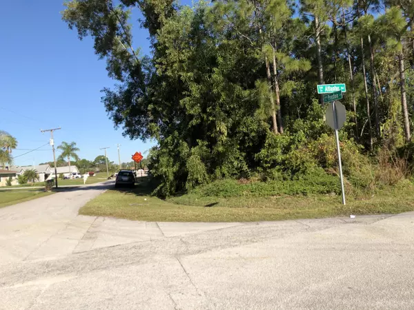 Port Saint Lucie, FL 34983,906 SE Atlantus AVE