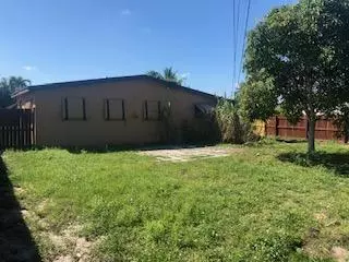 Greenacres, FL 33463,5637 S 38th ST