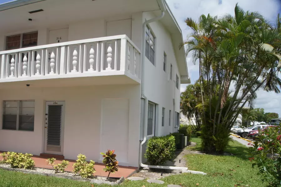 204 Easthampton I, West Palm Beach, FL 33417