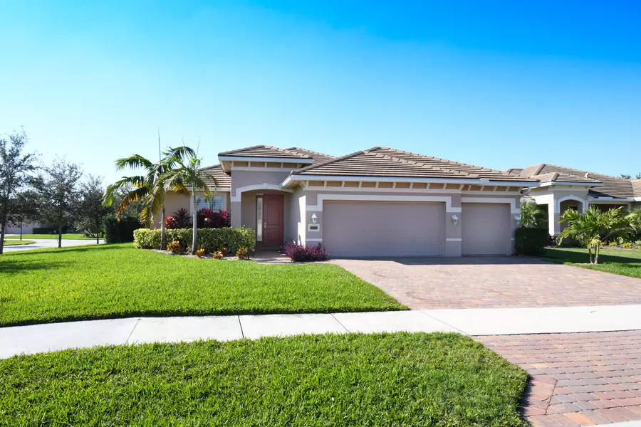 2200 NW Windemere DR, Jensen Beach, FL 34957