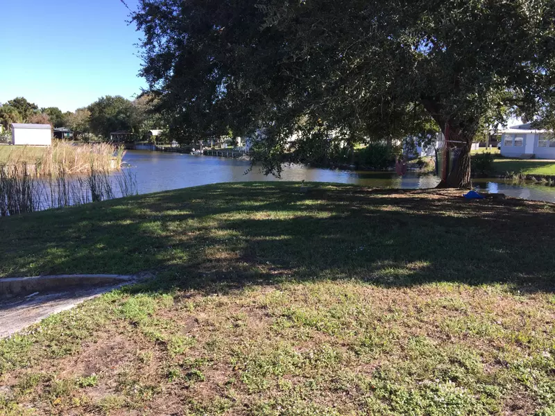 1245 9th ST, Okeechobee, FL 34974